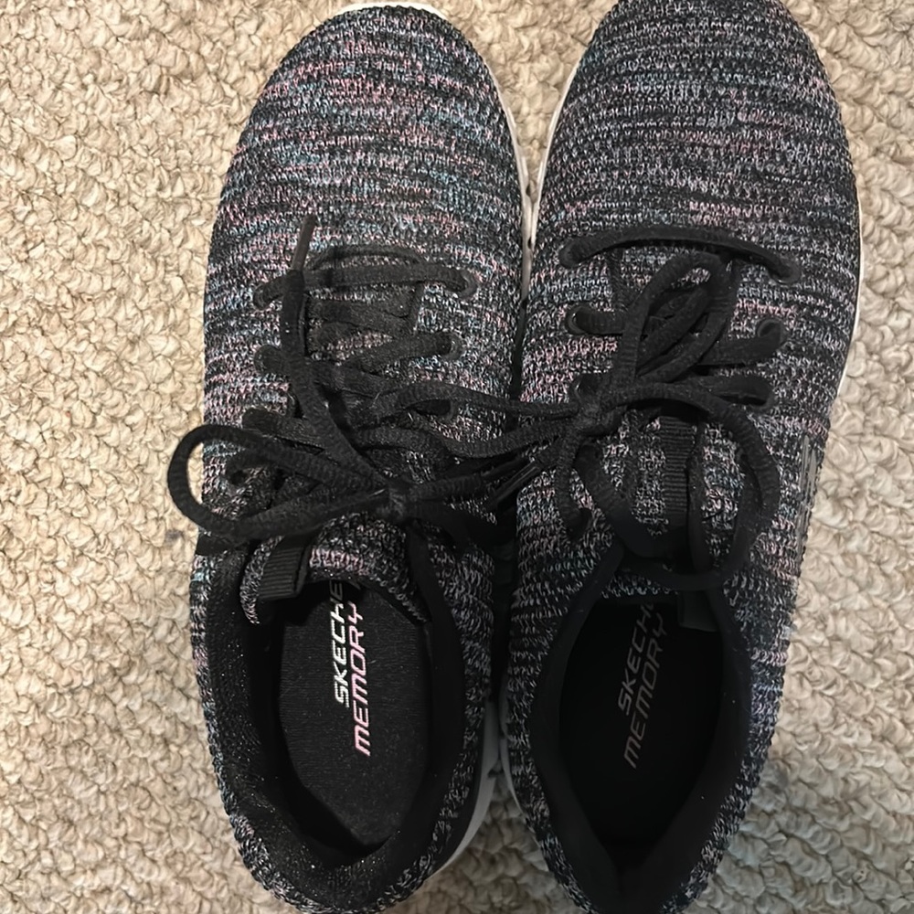 Skechers memory foam sneakers. Great condition